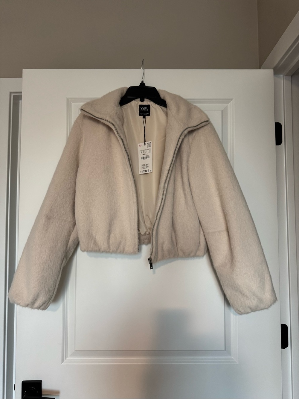 Zara Off White Plush Faux-Fur Cropped Jacket